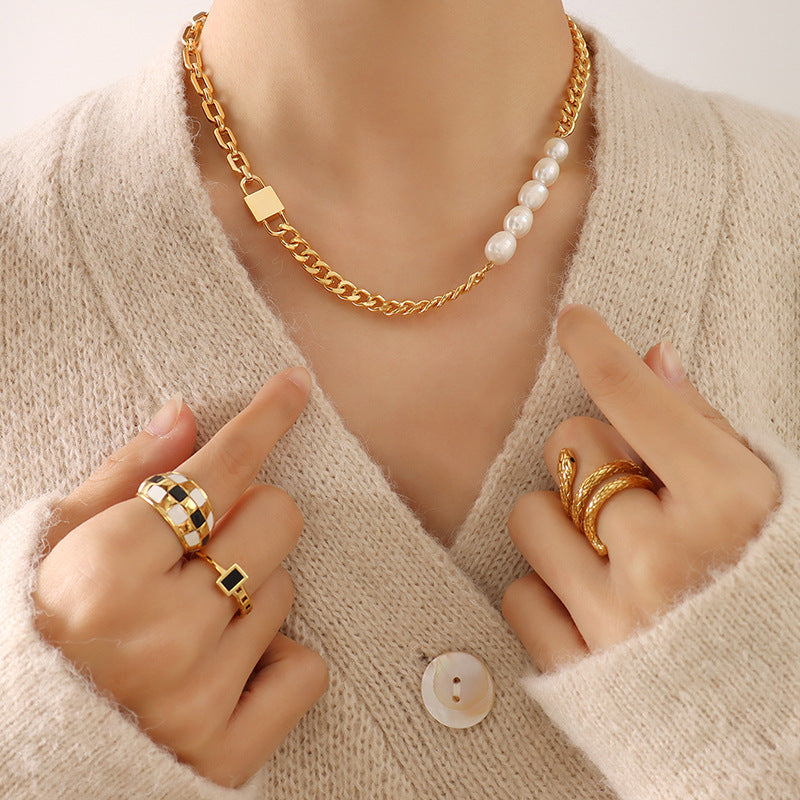 Sydney Fun Pearl Chain