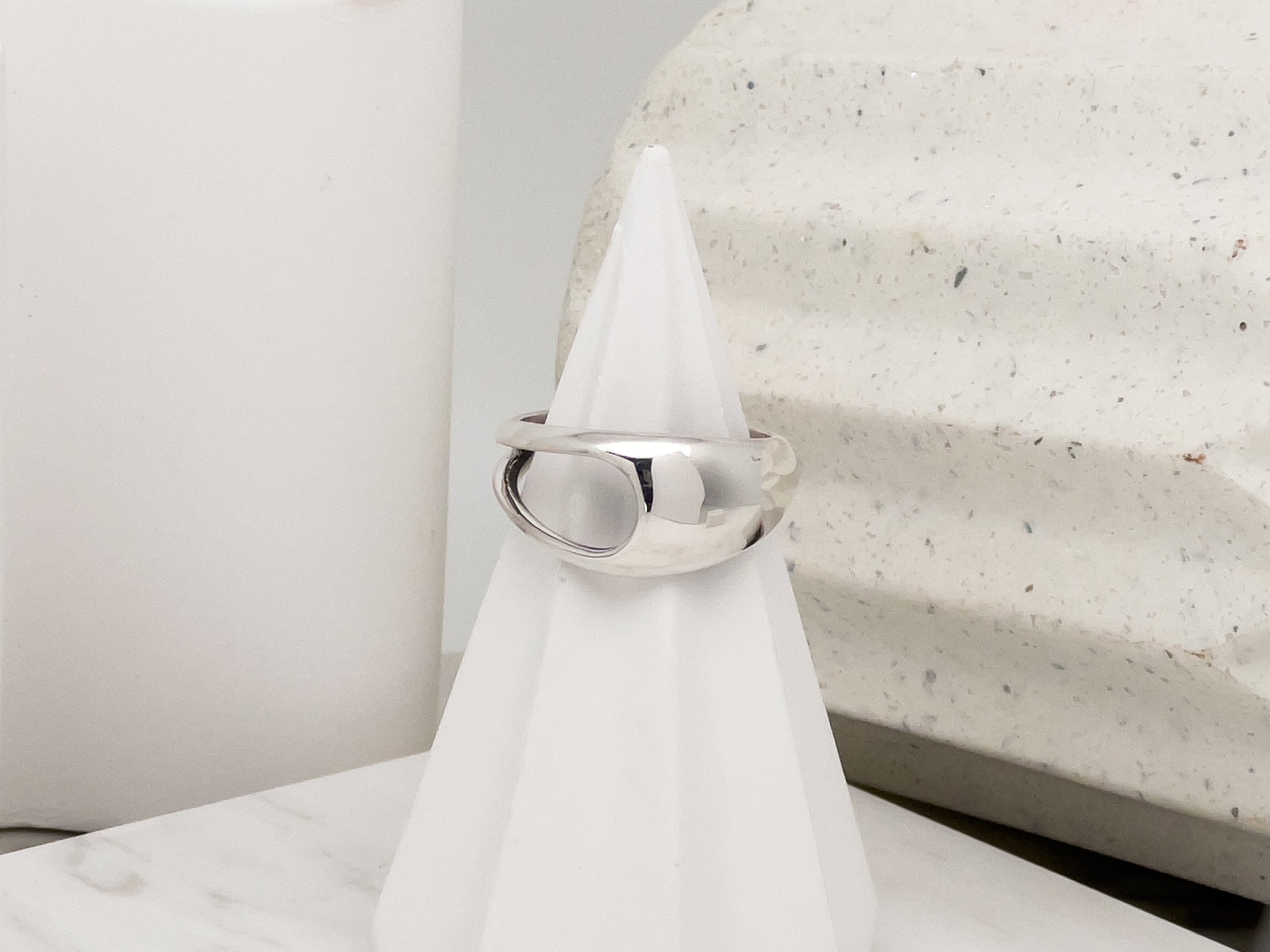 London Asymmetrical Oval Adjustable Silver Ring - Jewelry | chic chic bon
