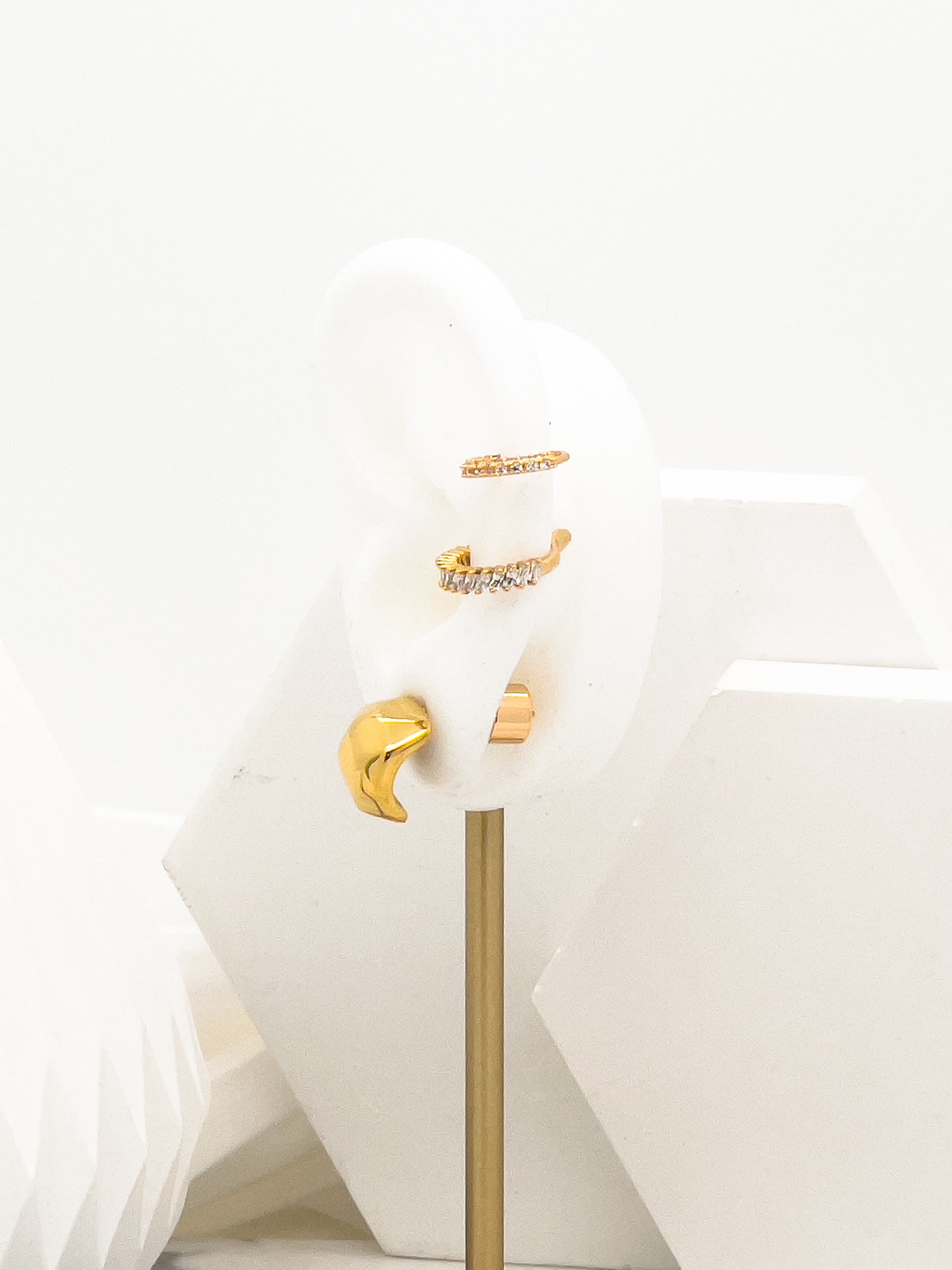 Cara Pavé Crystal Single Cuff Earring For Sale - Fashion Jewelry  | Chic Chic Bon
