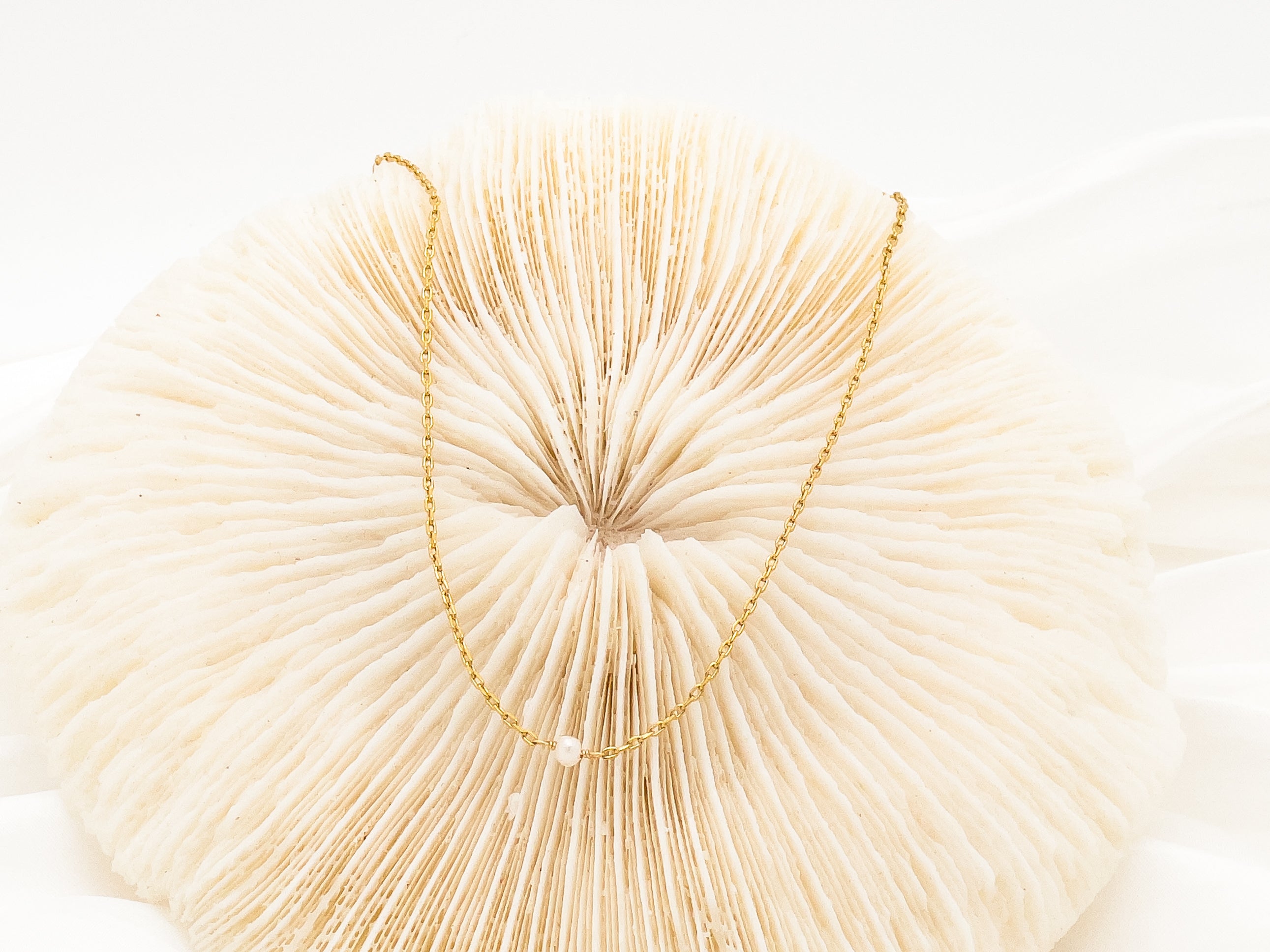 Pearl Venus Layered Chain with Micro Pearl Necklace - Everyday Jewelry | Chic Chic Bon